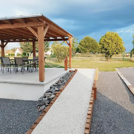 Proche Du Pal - L'ecole Buissonniere * Saligny-sur-Roudon